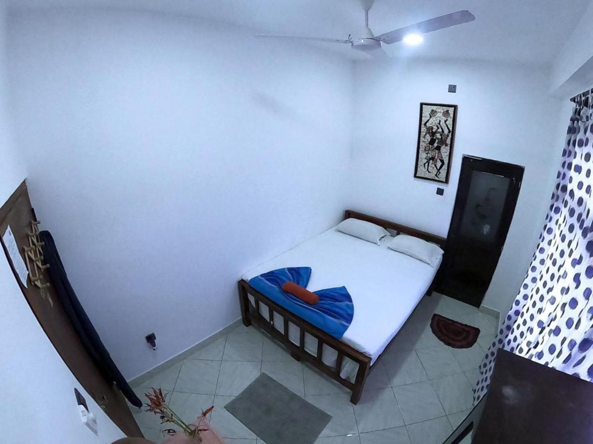 Happy Tuna Guesthouse ヒッカドゥワ エクステリア 写真