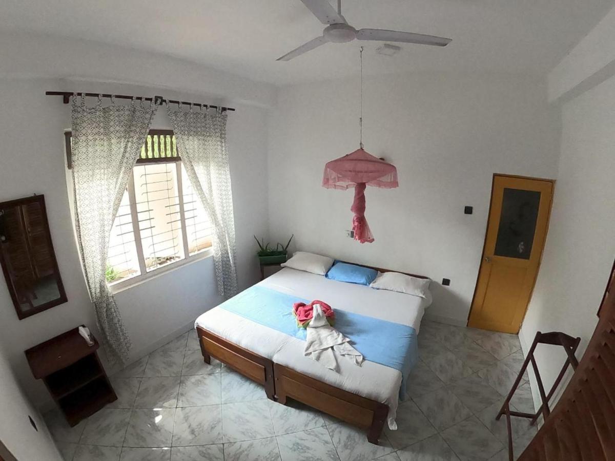 Happy Tuna Guesthouse ヒッカドゥワ エクステリア 写真