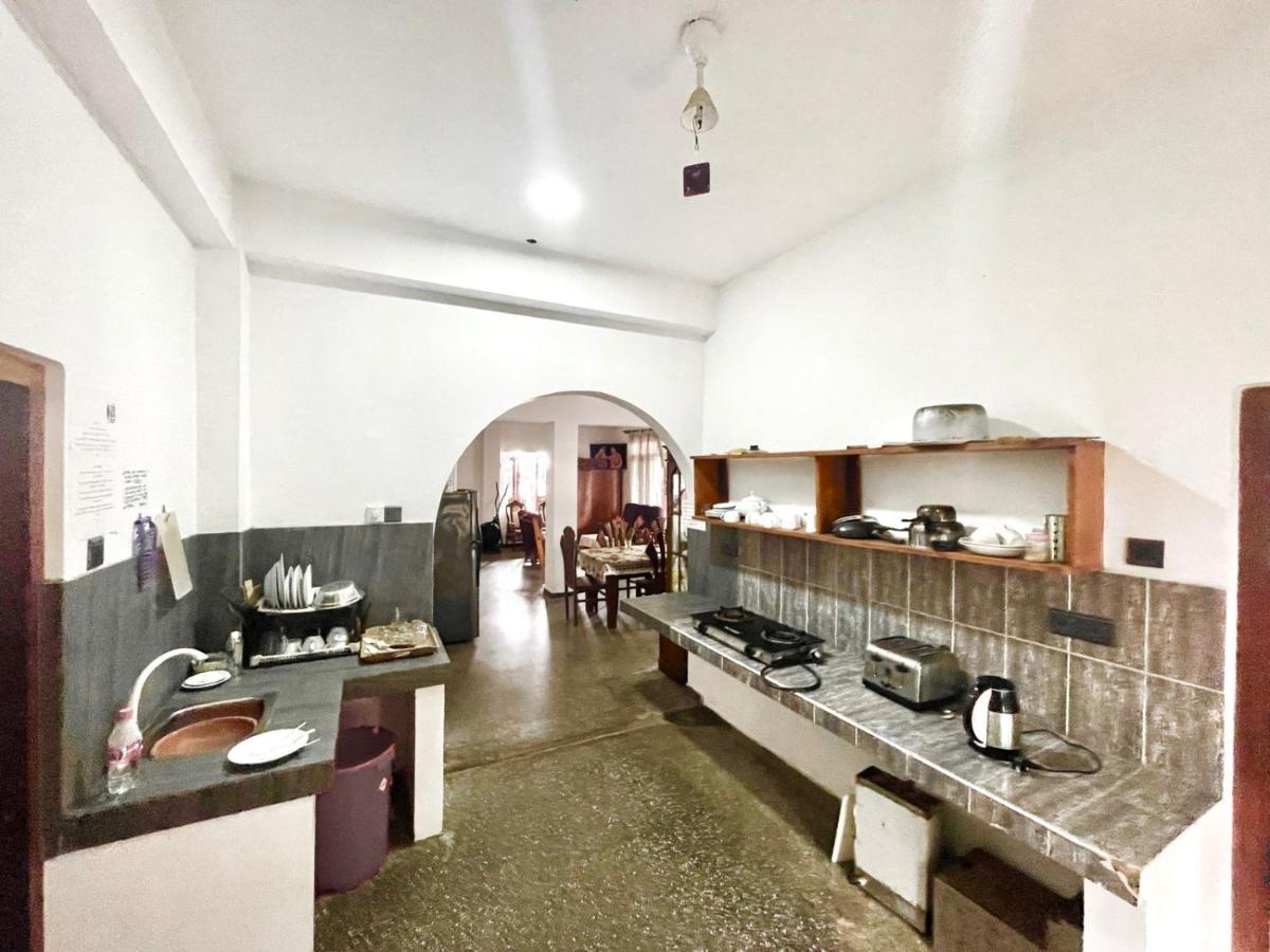 Happy Tuna Guesthouse ヒッカドゥワ エクステリア 写真