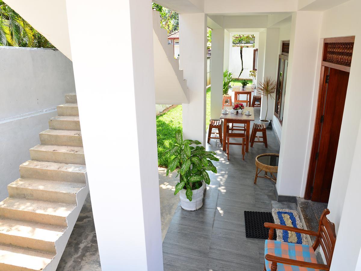 Happy Tuna Guesthouse ヒッカドゥワ エクステリア 写真